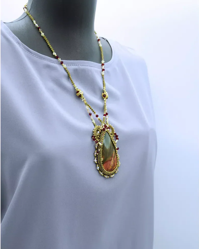 Кулон ручной работы с яшмой и Swarovski