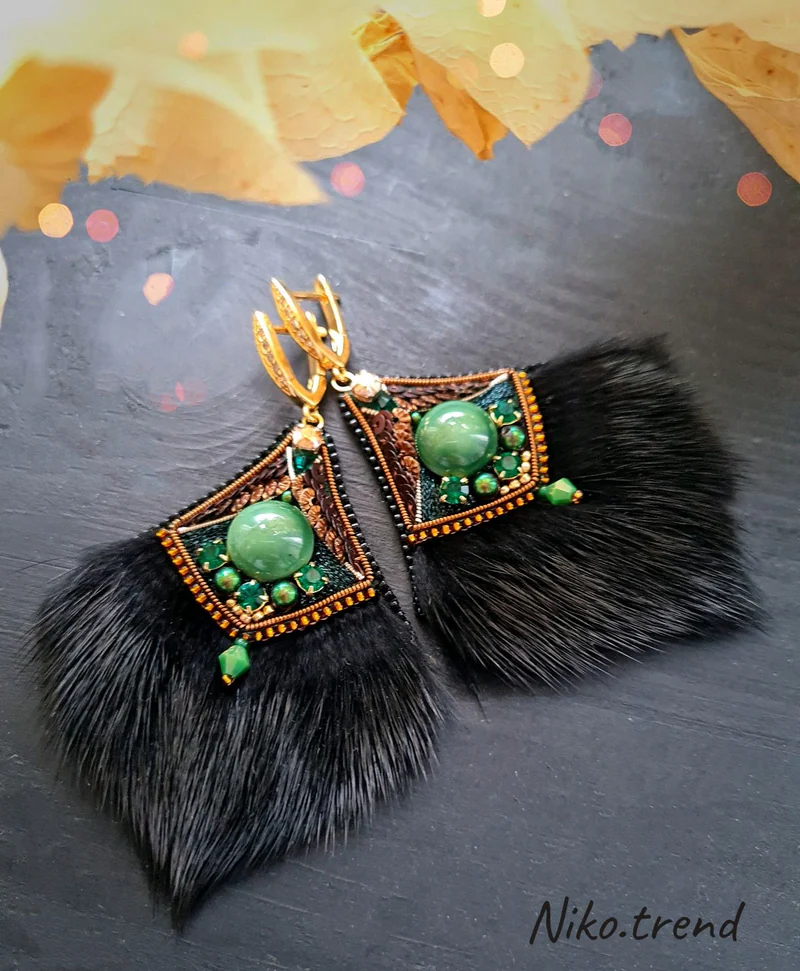 Серьги с мехом норки, вышитые бисером, зелёный