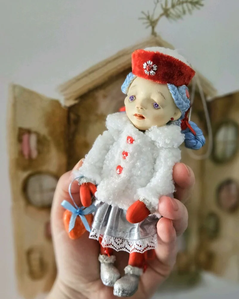 Кукла подвесная Гимназистка