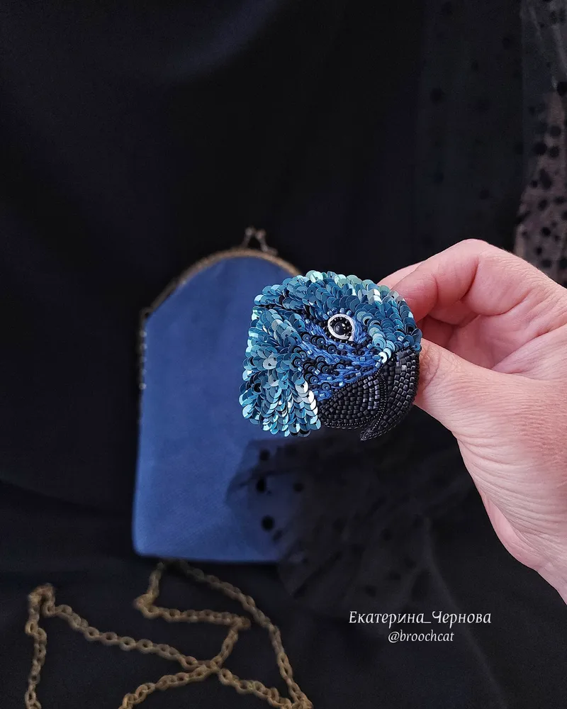 Брошь «Попугай Кеша», синяя