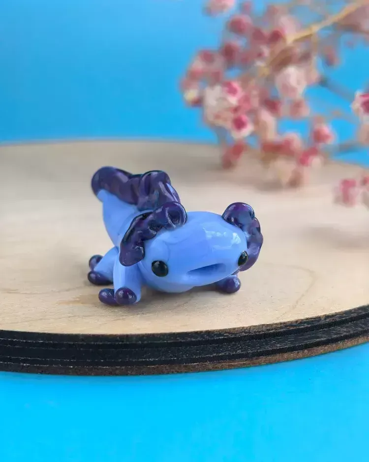 Стеклянная фигурка «Аксолотль» — Синий