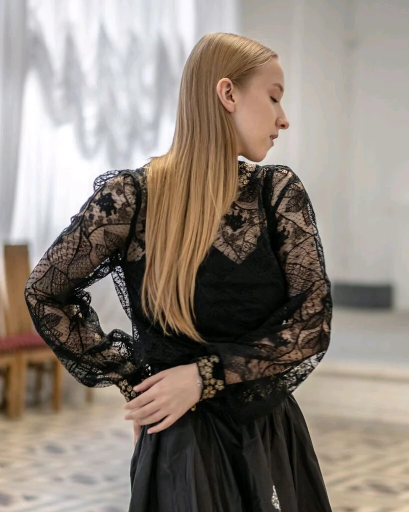 Кружевная блуза с бархатом ришелье, материалы Италия