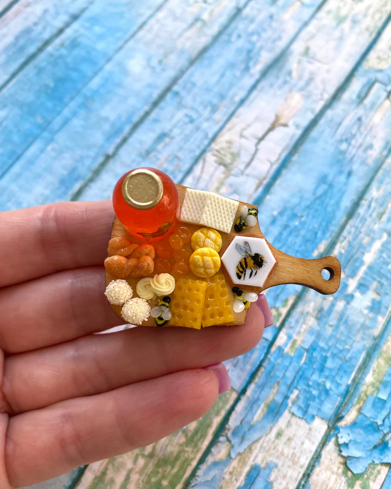 Кукольная Миниатюра «Медовые соты 🍯»