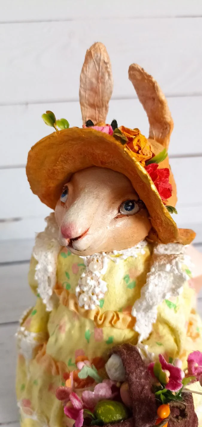 Крольчиха с корзинкой