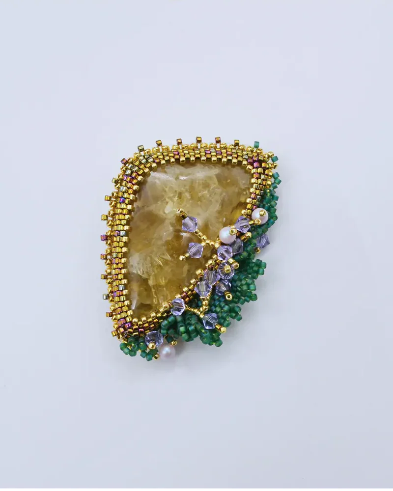 Брошь ручной работы с цитрином и Swarovski