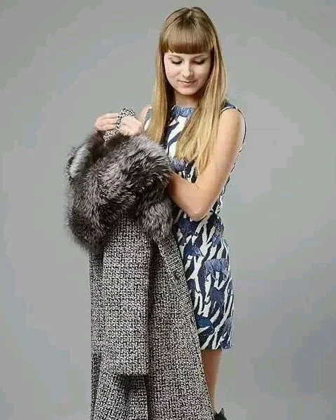 Пальто с капюшоном из чернобурки
