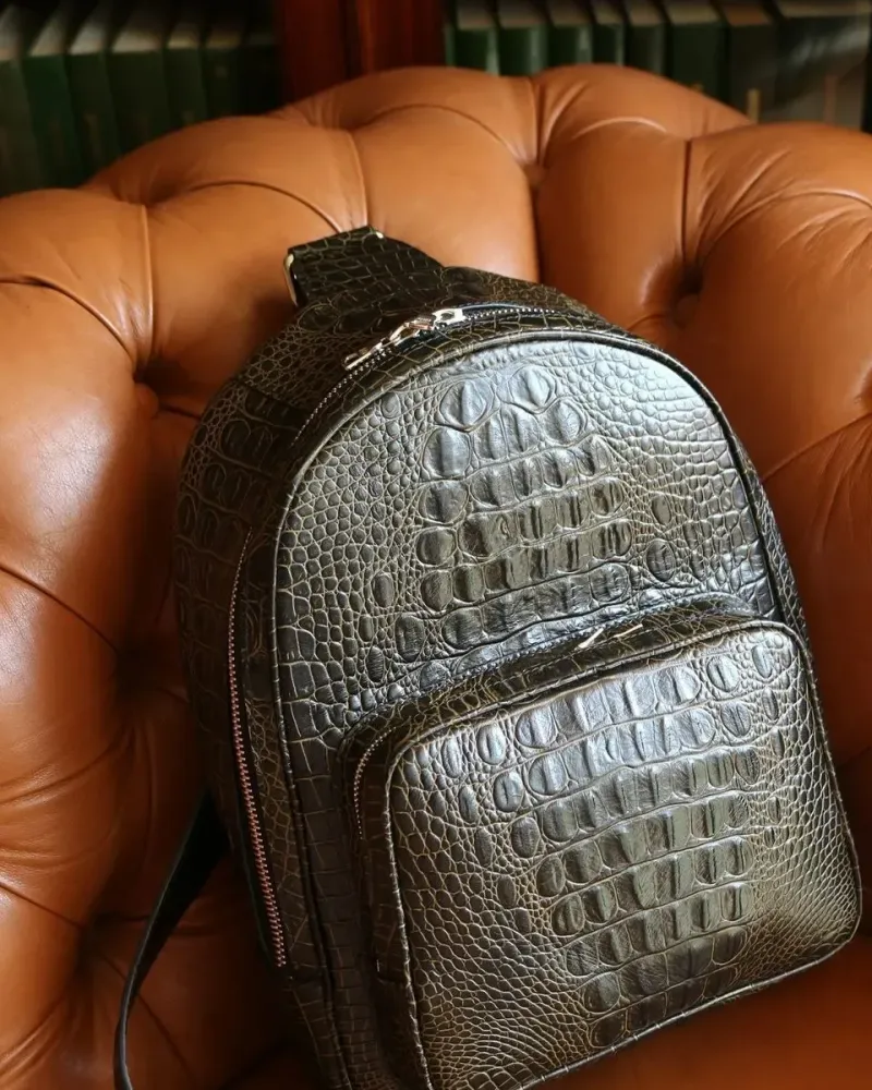 Кожаный рюкзак, модель LV