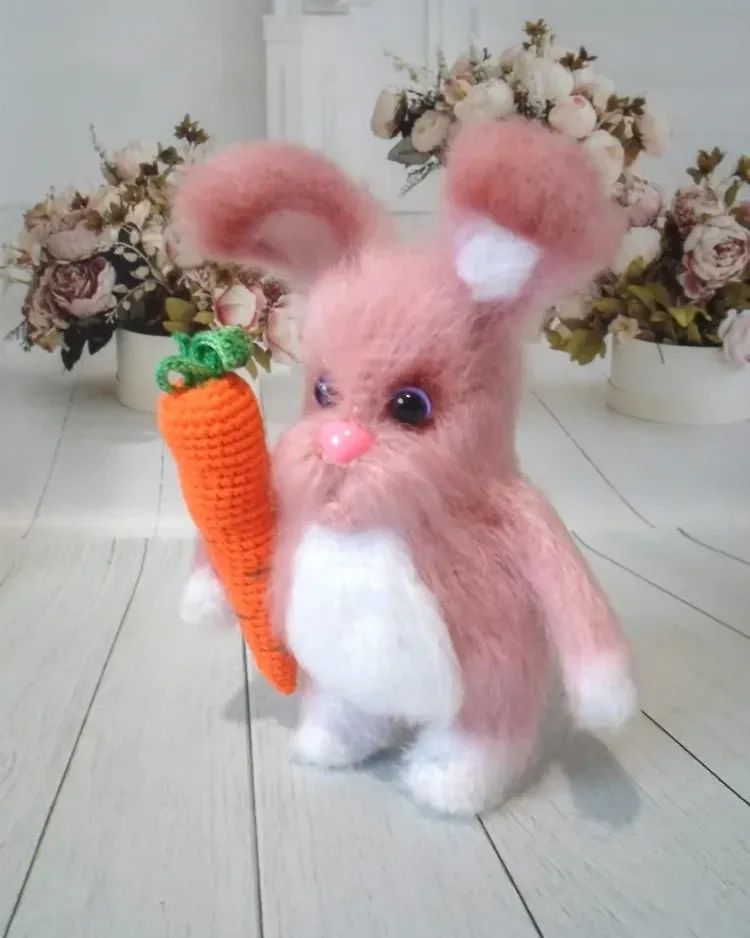 Заяц Ушастик, вязаная игрушка — розовый