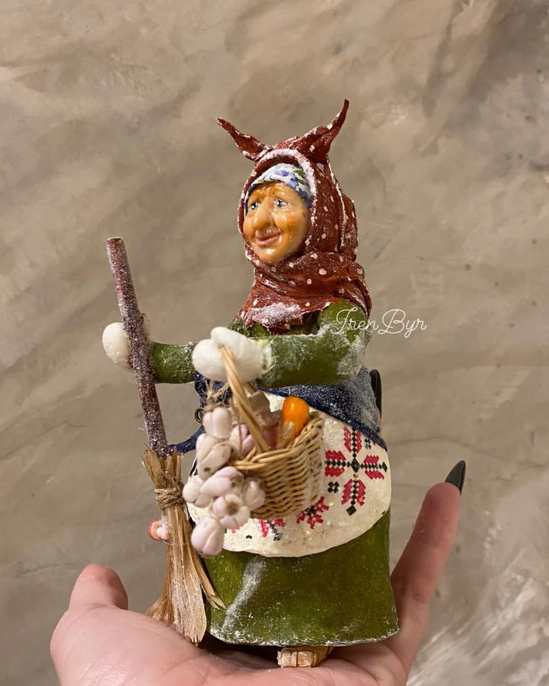 Баба Яга - ватная ёлочная / интерьерная игрушка