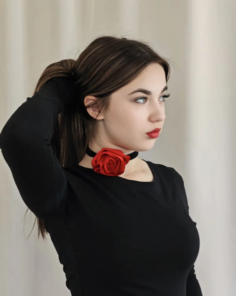 Роза + галстук шнур бархатная