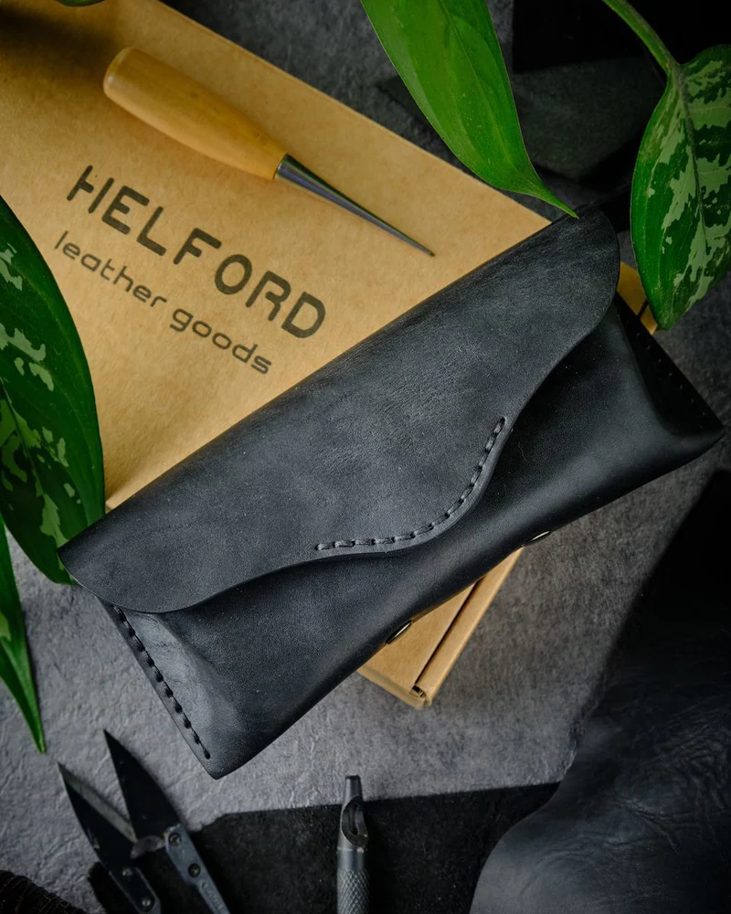 Футляр для очков из натуральной кожи HELFORD Case чёрный