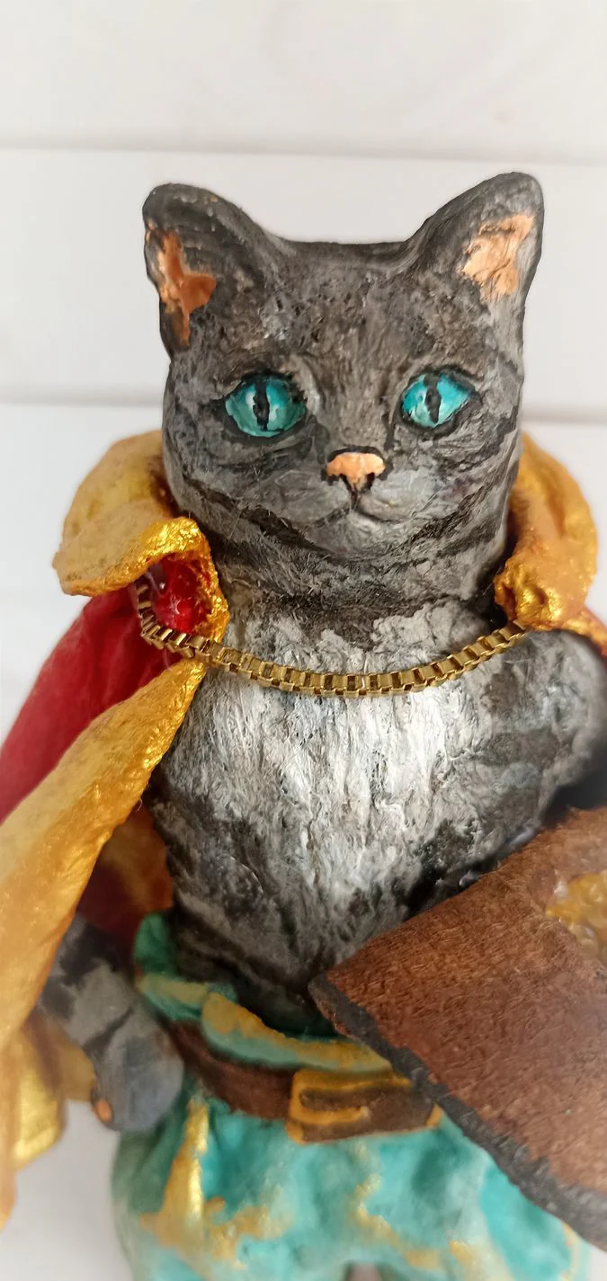 Кот в сапогах с птичкой на шляпе, 16 см