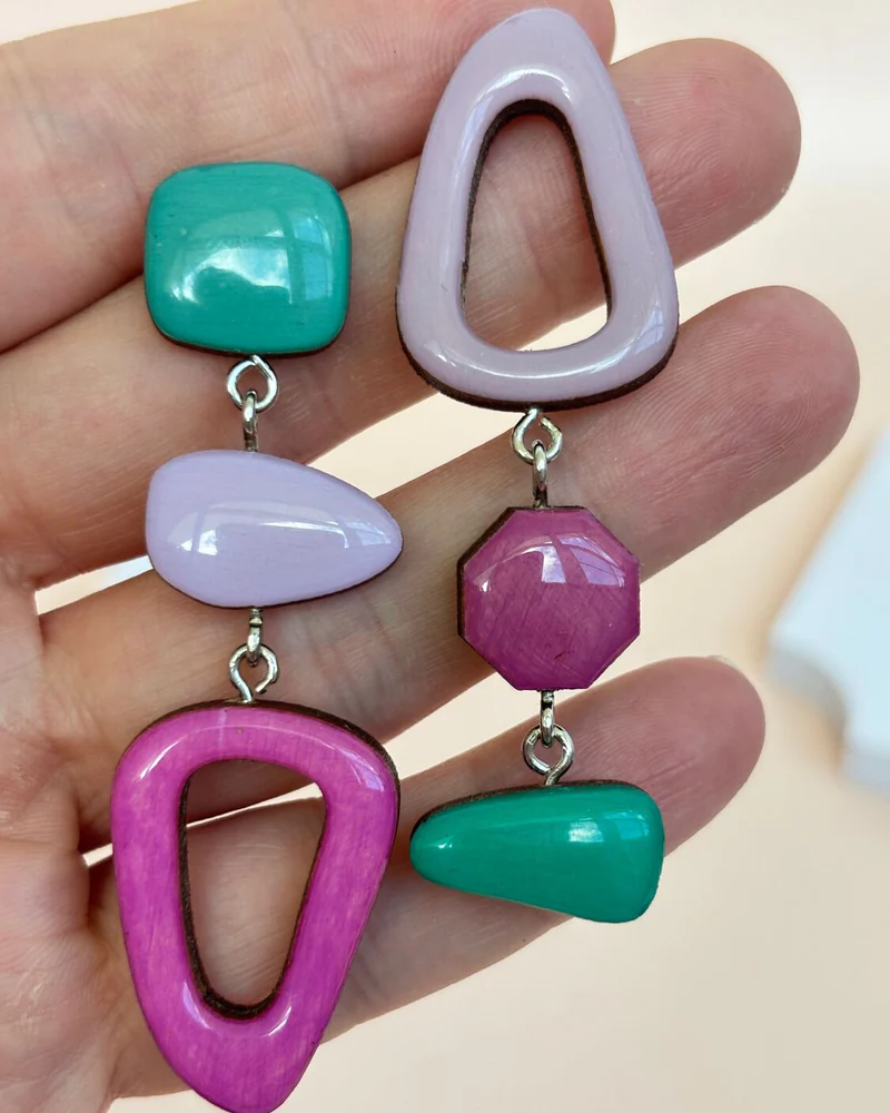 Серьги асимметричные деревянные