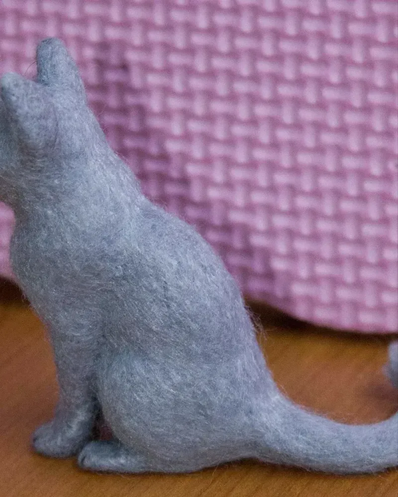 Кошка голубая, валяная фигурка — Основной