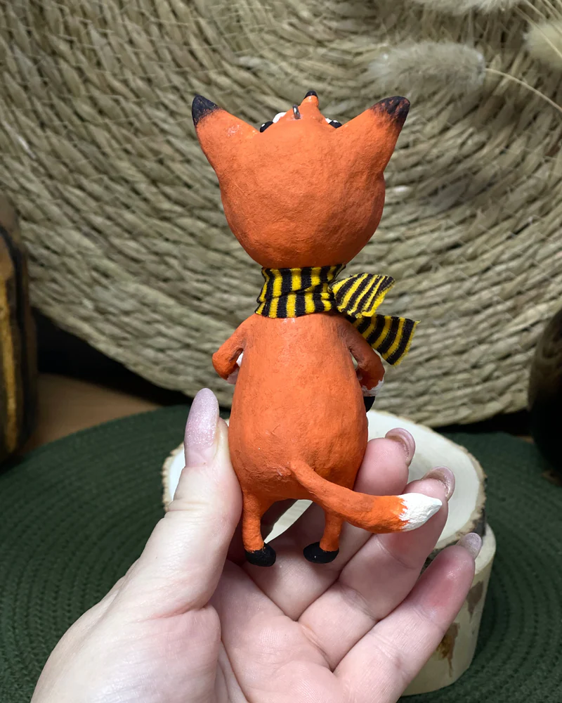 Снеговик в костюме лисы — Снеговик в костюме лисы