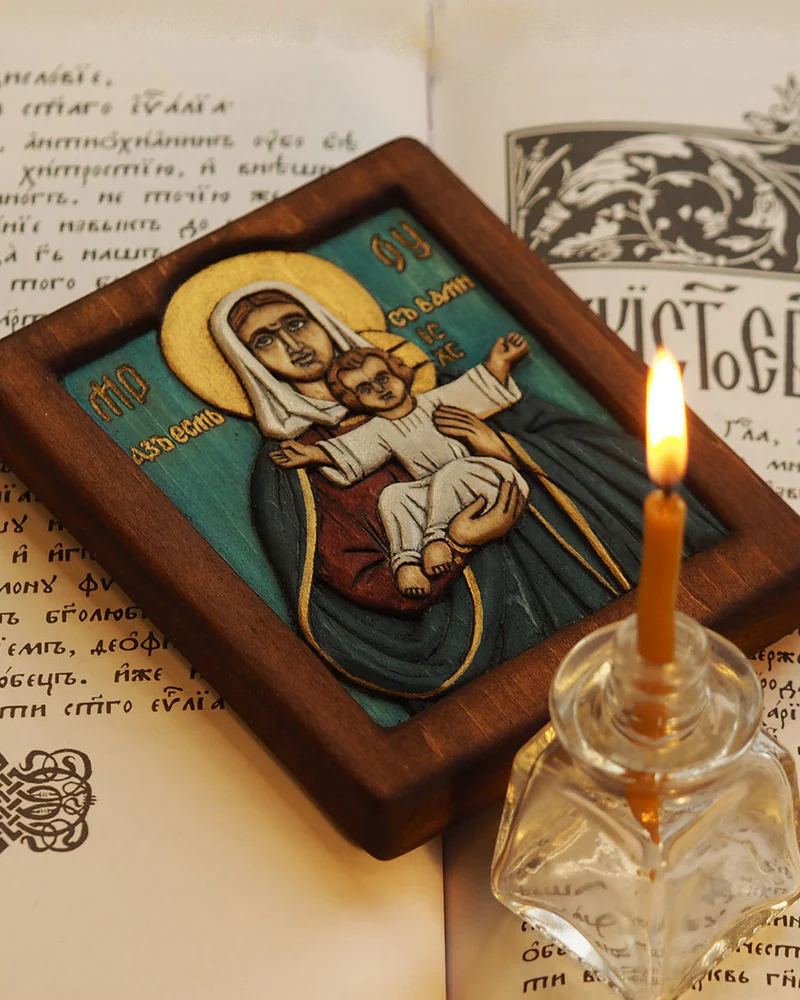 Богородица Леушинская, Азъ есмь съ вами - малая резная икона