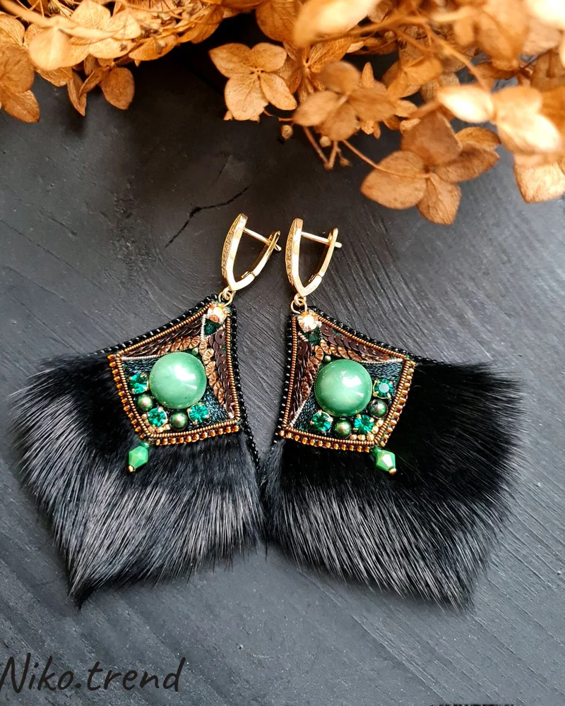 Серьги с мехом норки, вышитые бисером, зелёный