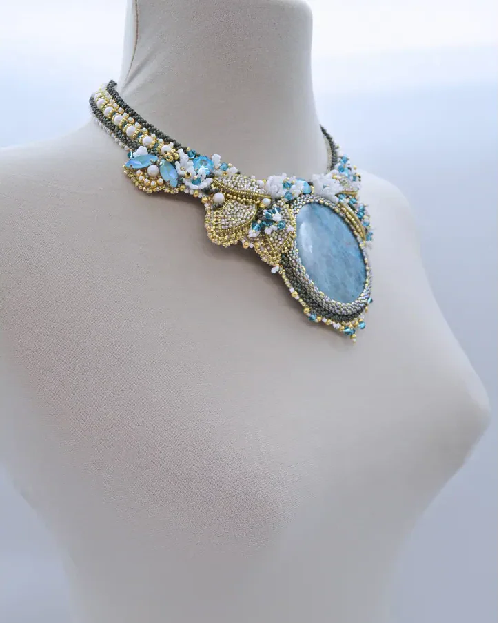 Авторское колье с бразильским апатитом и Swarovski