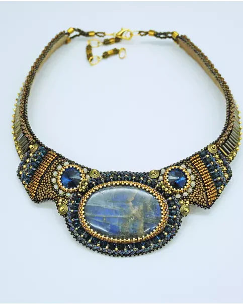 Колье с лабрадором и Swarovski