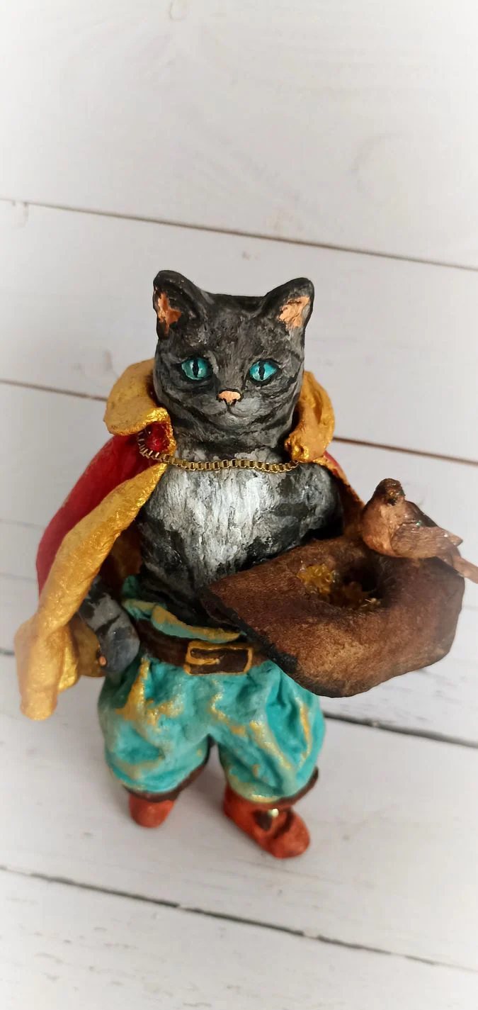 Кот в сапогах с птичкой на шляпе, 16 см