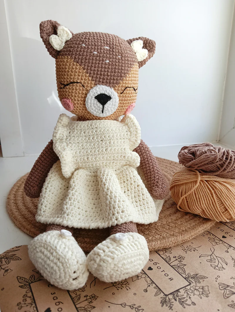 Вязаная игрушка "Оленëнок Мия"