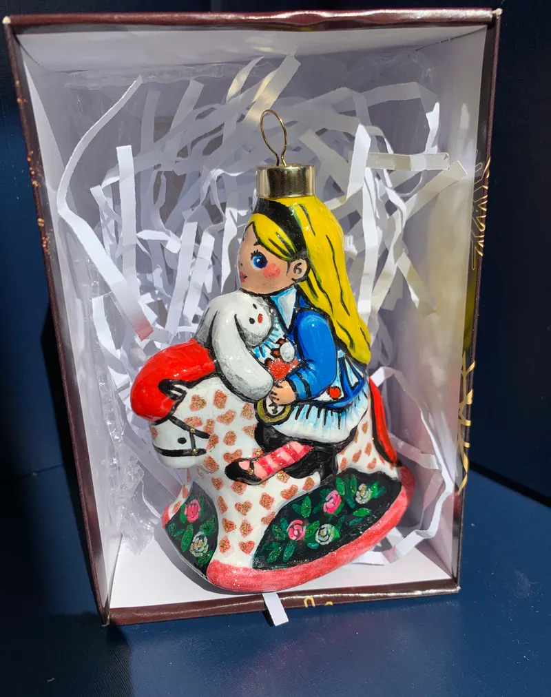 Стеклянная ёлочная игрушка «Алиса»