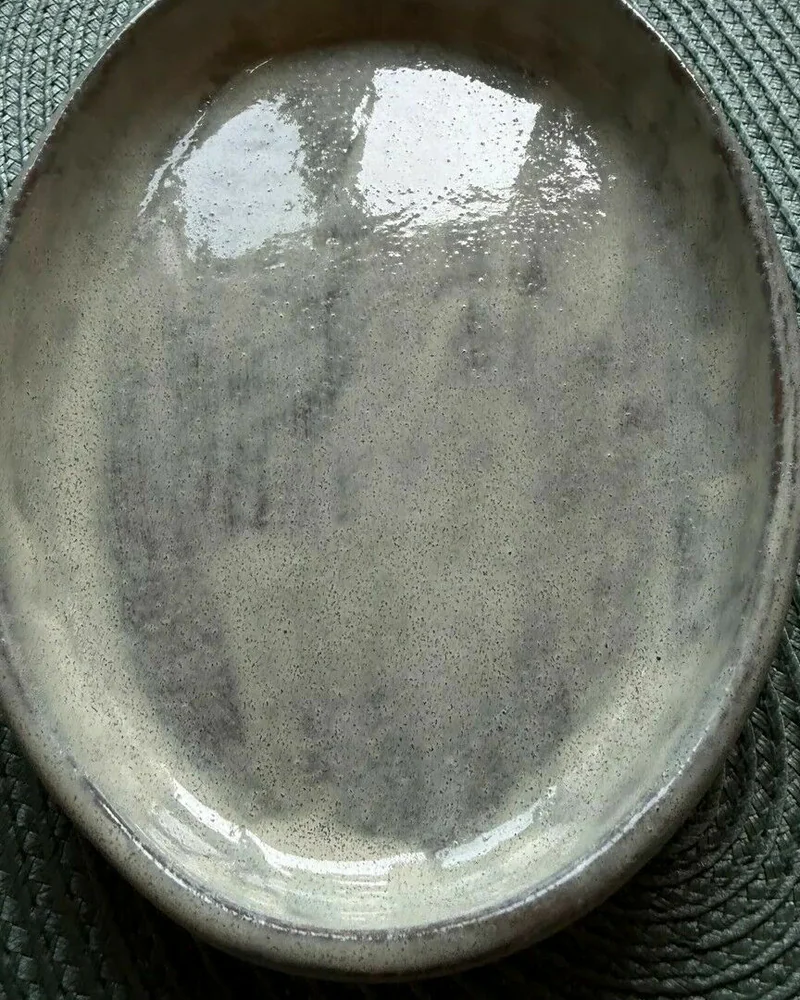 Овальный поднос, бежевая глазурь, 20 × 14 см — керамика ручной работы
