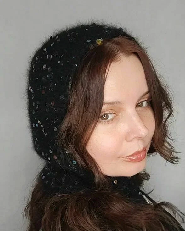 Чепчик-балаклава черный с разноцветными пайетками