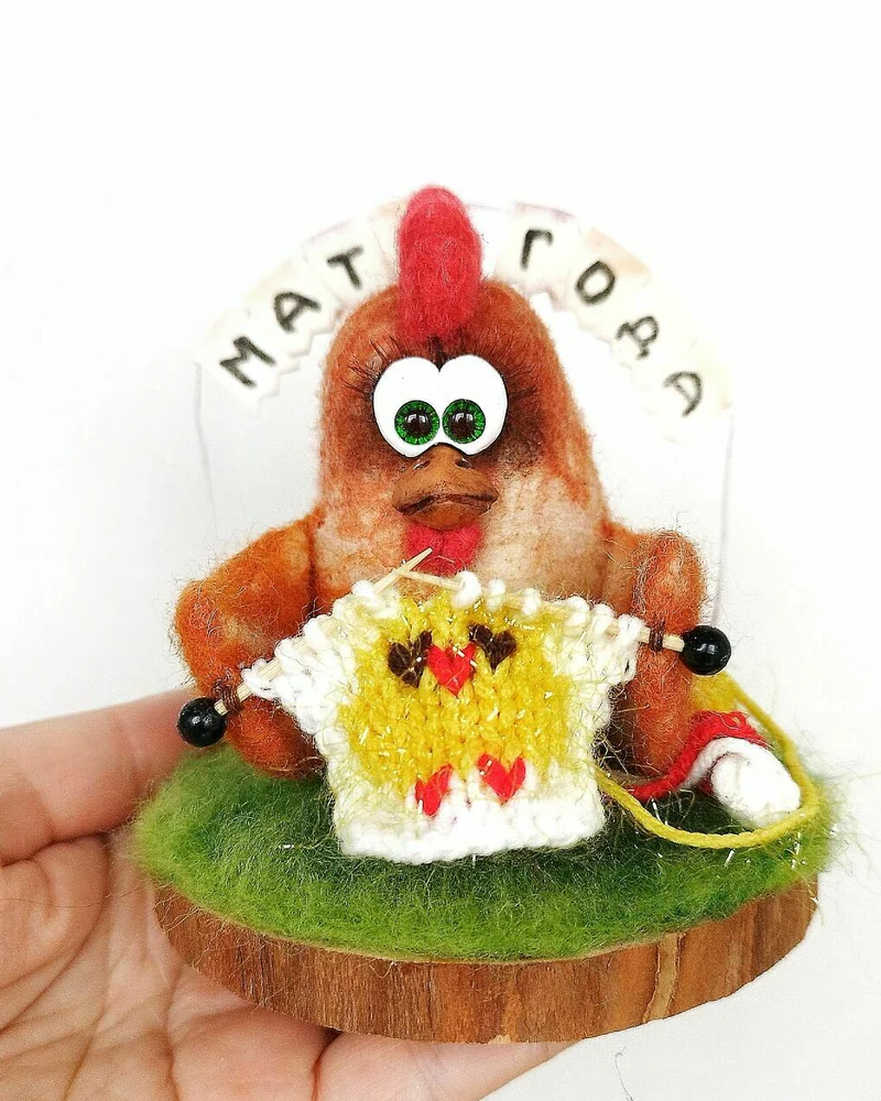 Курица игрушка из шерсти, валяная курочка ряба