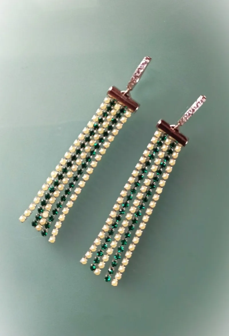 Серьги из бисера бело-зелёные