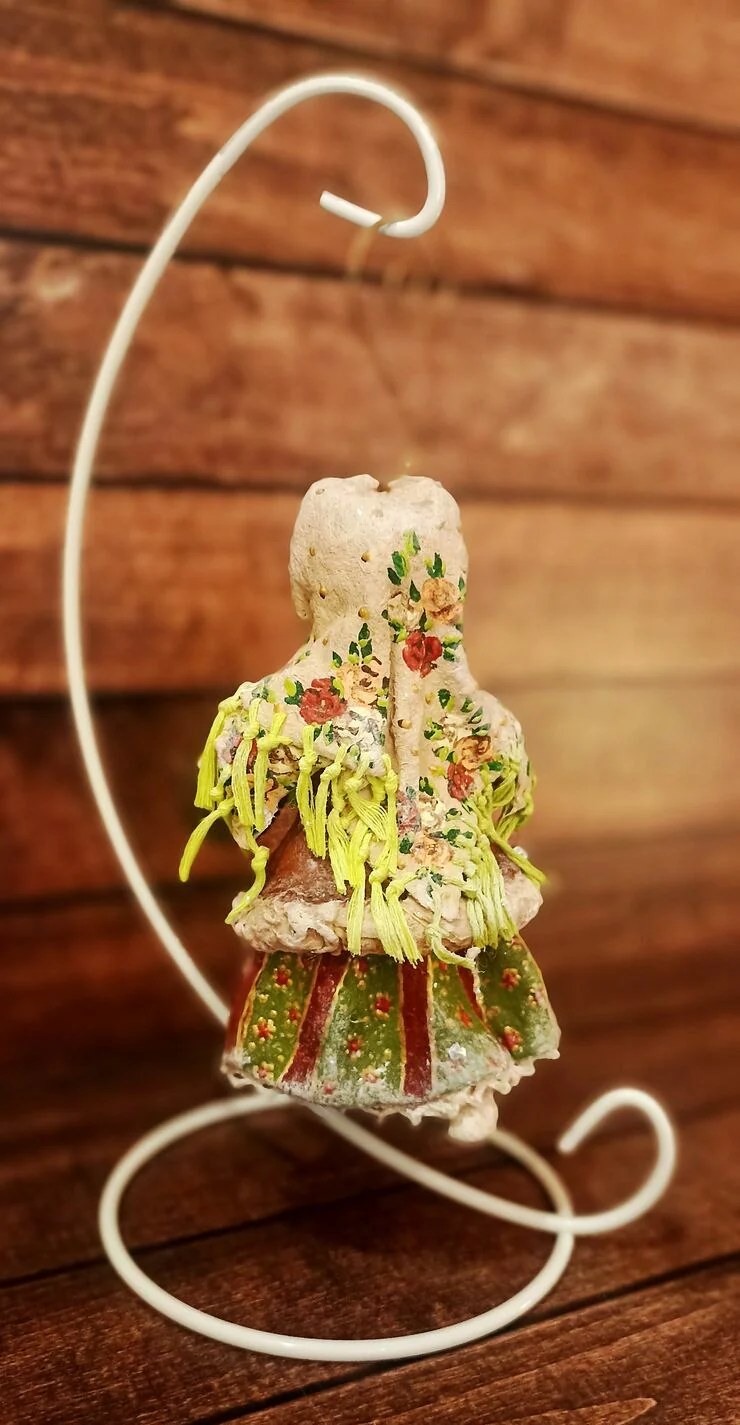 Кошечка Маруся с корзинкой