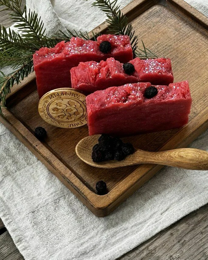 Мыло твердое домашнее натуральное для всей семьи Зимняя вишня красный