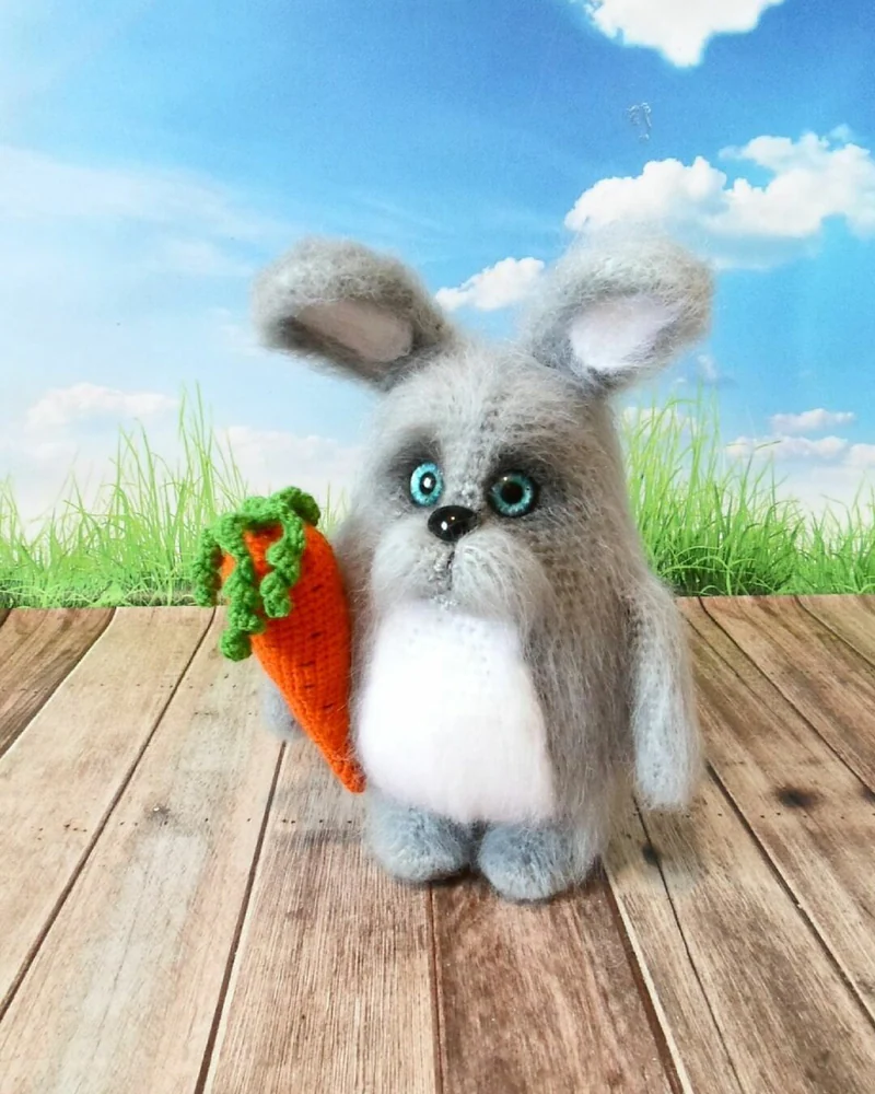 Заяц Ушастик, вязаная игрушка