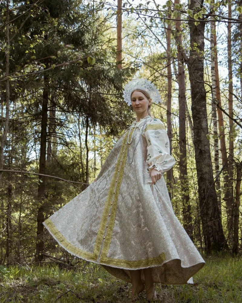 Костюм русский казачий, золотой