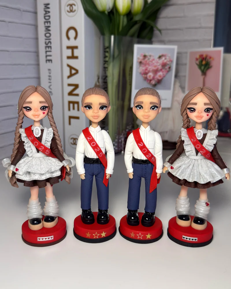 Школьница/школьник. Кукла 3д на подставке
