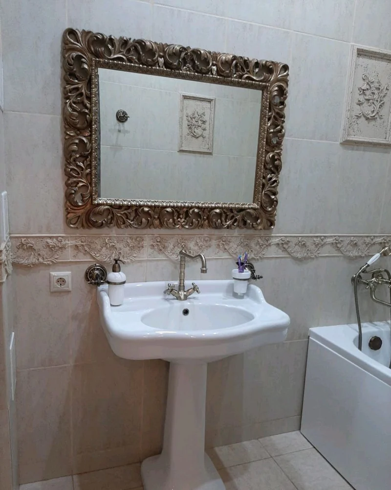 Зеркало настенное в резной раме (золото) — Основной