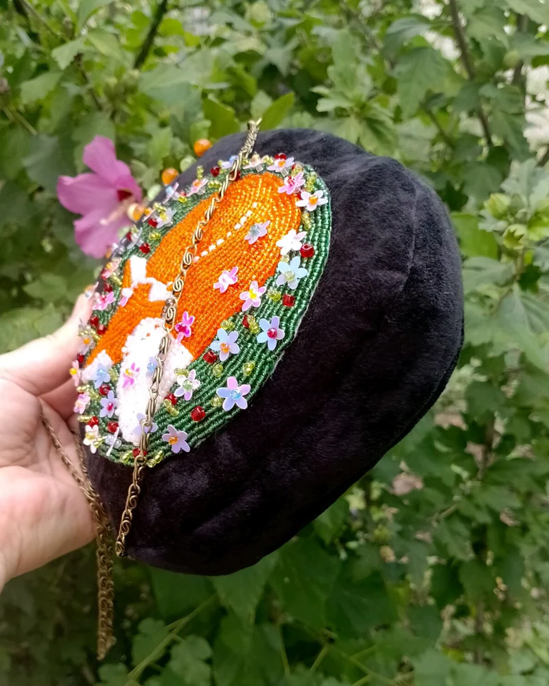 Сумочка с фермуаром с вышитой лисичкой