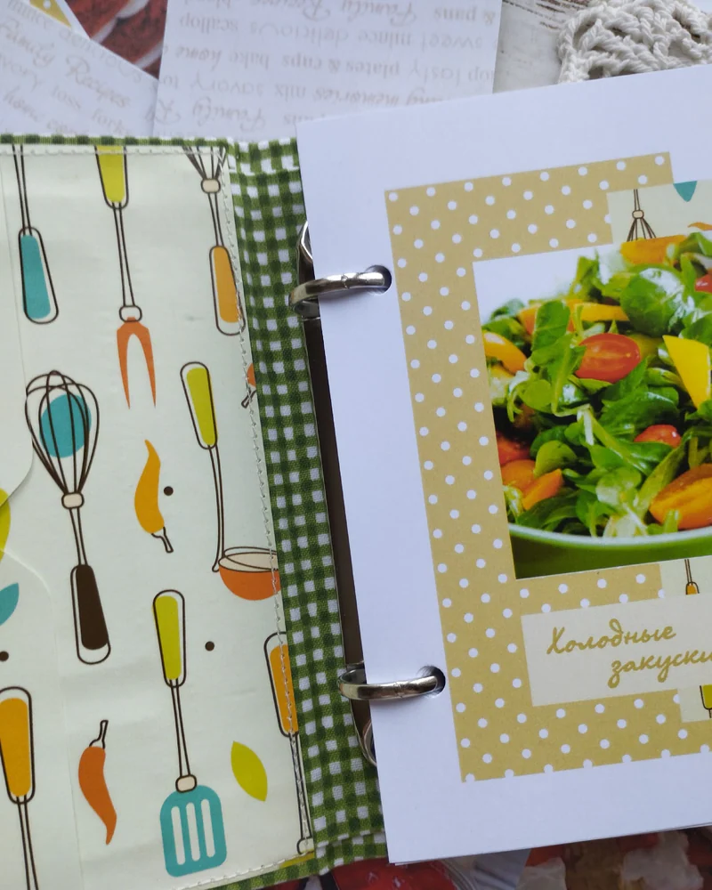 Кулинарная книга на кольцах 13×16 см — Зелёная в клетку, капкейк