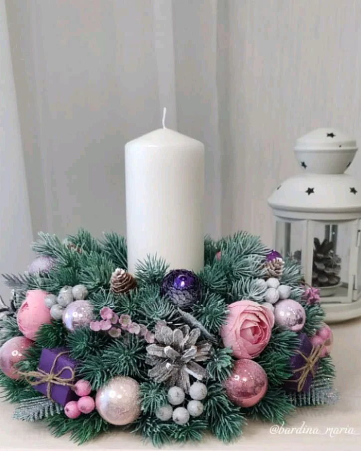 Новогодний подсвечник с хвоей и шарами — Новогодний подсвечник с хвоей и шарами