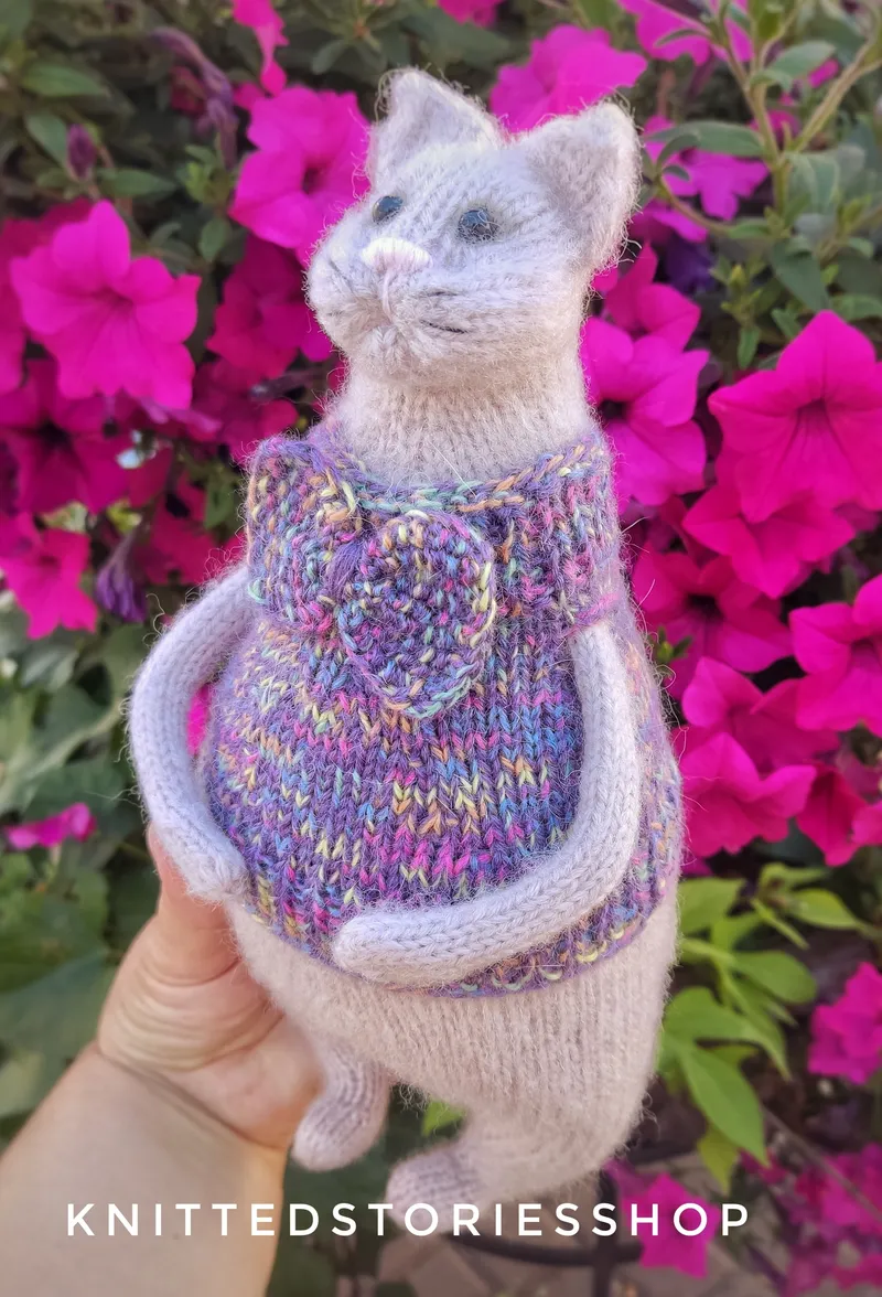 Вязаный кот
