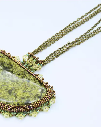 Авторский кулон со змеевиком и Swarovski