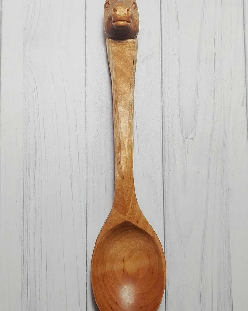 Ложка резная с конём