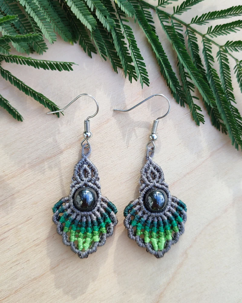 Серьги макраме «Милена» — Серые с гематитом