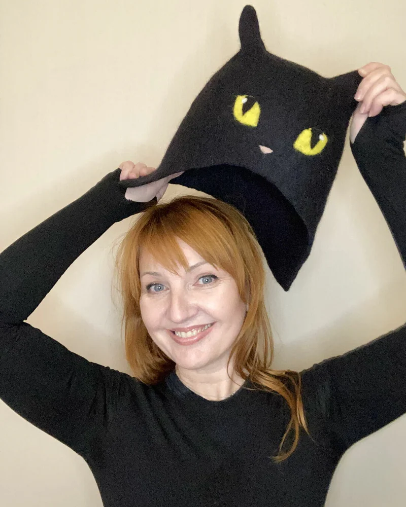 Шапка валяная Черный кот