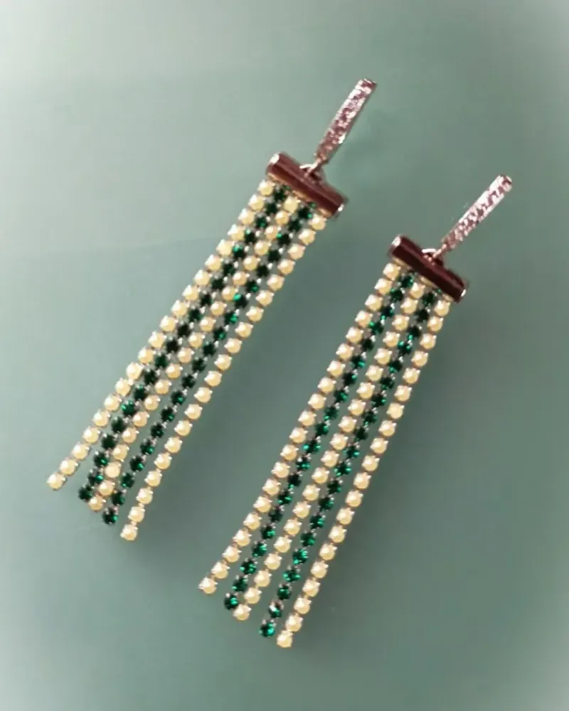 Серьги из бисера бело-зелёные