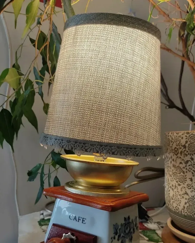 Кофейная музыкальная настольная лампа — Дерево