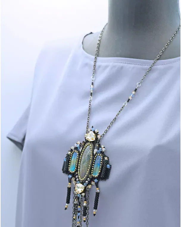 Авторский кулон ручной работы с лабрадорами и Swarovski