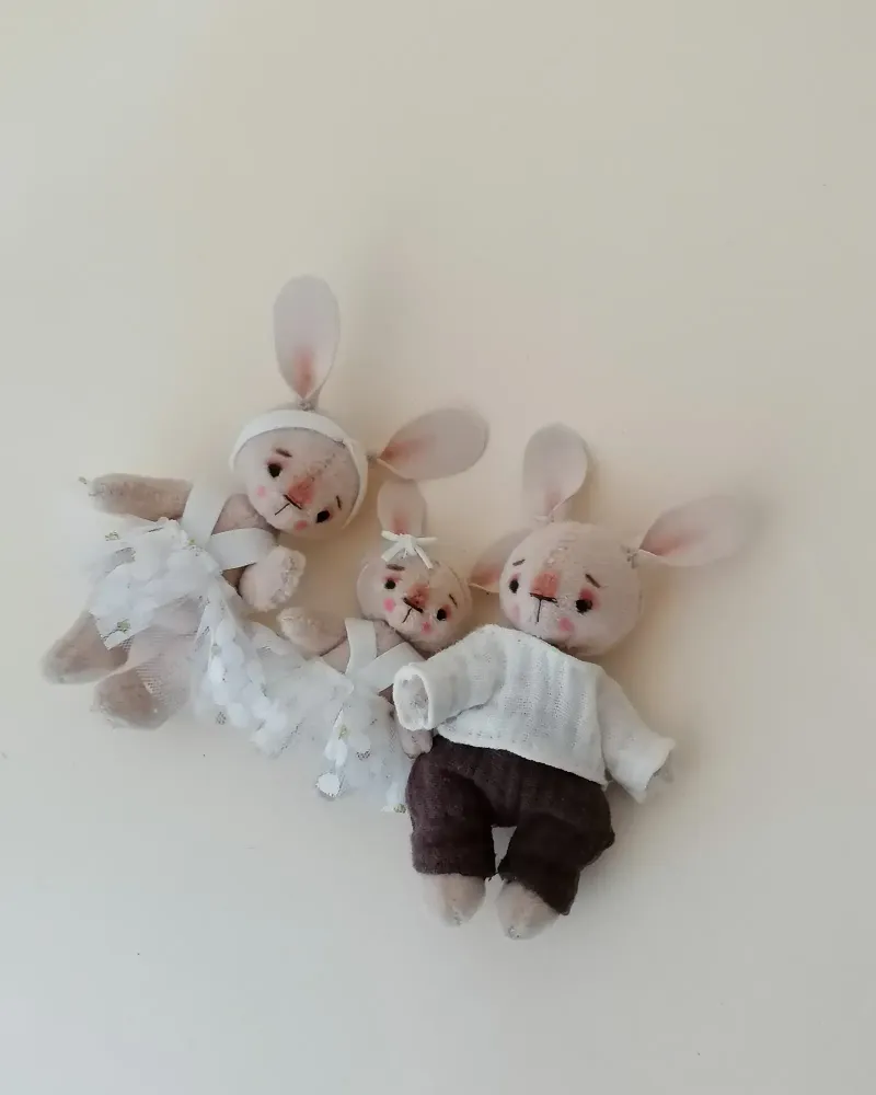 Семья заек, 10 и 6 см