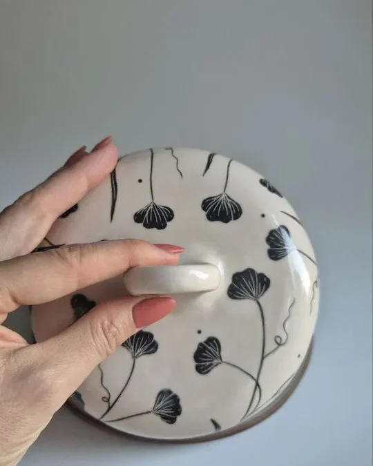 Круглая маслёнка