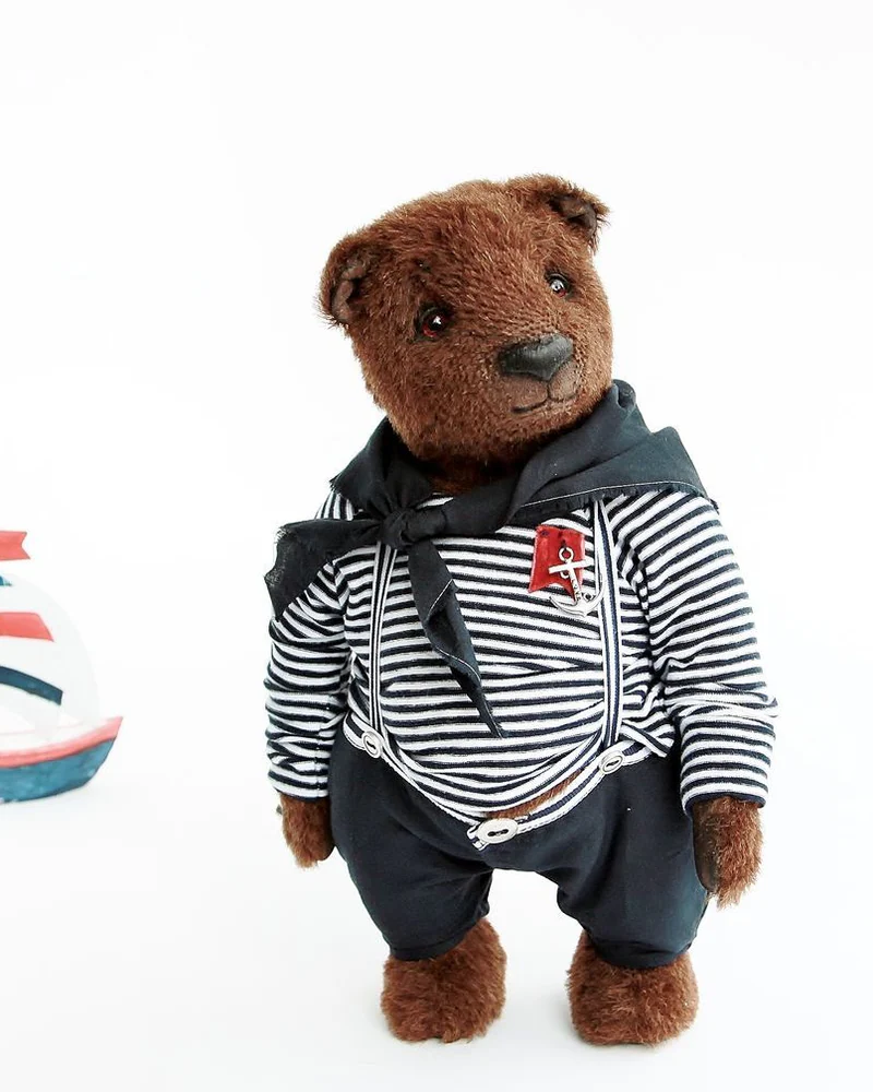 «Brave Sailor» — коричневый